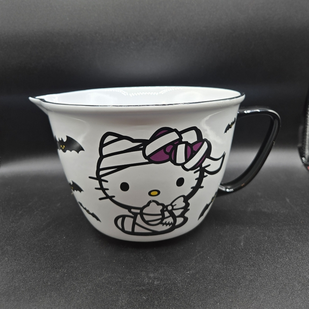 NWOT Sanrio Mummy Hello Kitty Halloween Mixing Bowl 2024